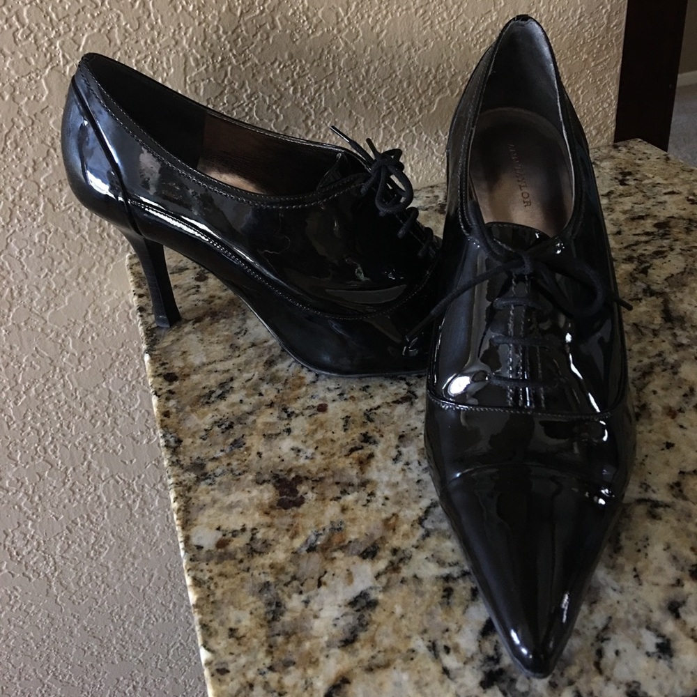 Wonderful condition Ann Taylor leather shoes